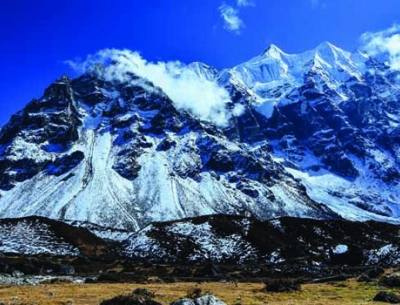 KANCHENJUNGA BASE CAMP TREKKING