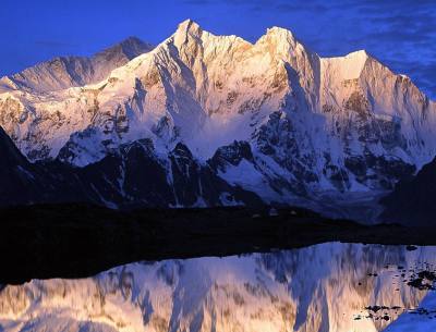 MAKALU BASE CAMP TREKKING